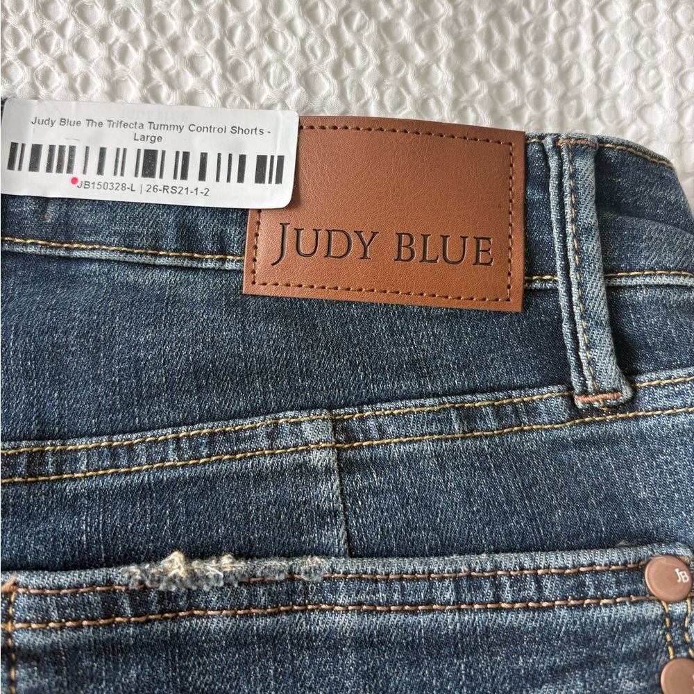 Judy Blue High Waist Tummy Control Cutoff Shorts Dark Wash Raw Hem NWT L - Picture 6 of 12